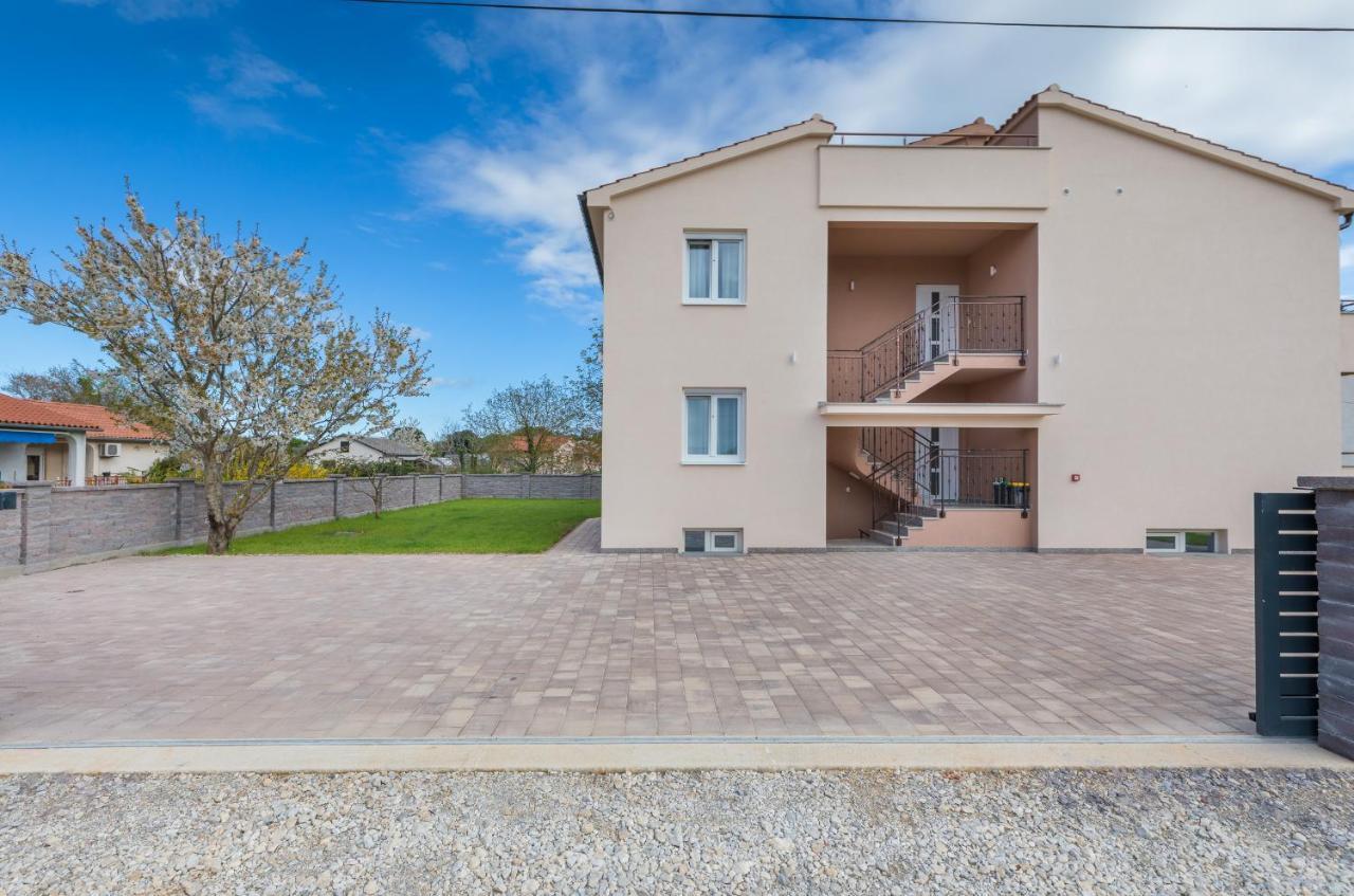 פאז'אנה Apartman Knezevic A מראה חיצוני תמונה